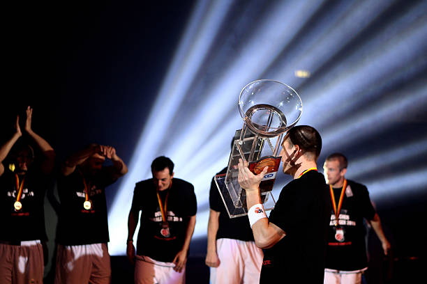 仅展现了J 仅展现了J