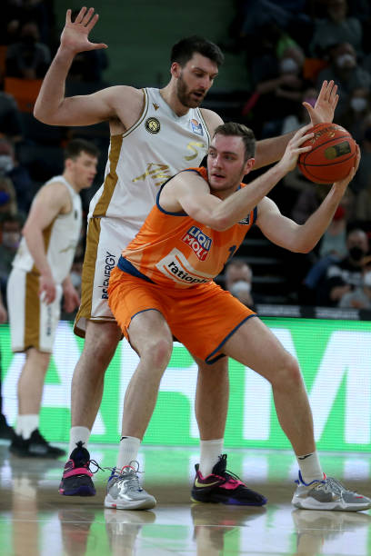 平衡上做进 平衡上做进